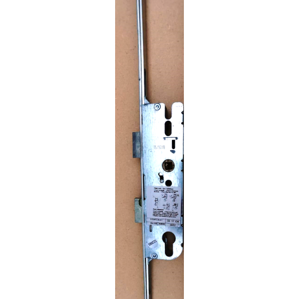 GU Secury Europa R4 Lever Operated Latch & Deadbolt with Split Spindle 6-32694-01-0-1, the rod on the side of the door that slides up and down when you lift the handle, door locking rod, rod on side of door to lock, bar in the door frame to lock the door with the handle, door mutlipoint locking mechanism. door espag, locking mechanism, doorl ock, the metal strip that moved up and down in the door by the handle